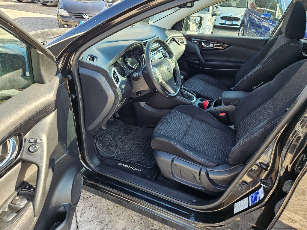 NISSAN Qashqai 1.6 dCi 4WD Tekna - 25