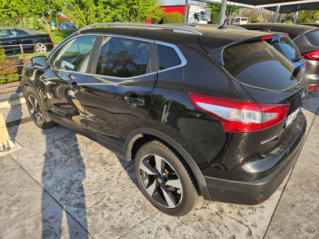 NISSAN Qashqai 1.6 dCi 4WD Tekna - 33