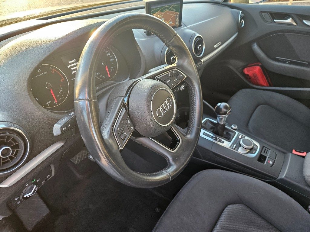 AUDI A3 SPB 35 TDI S tronic Advanced BLACK EDITION - 17