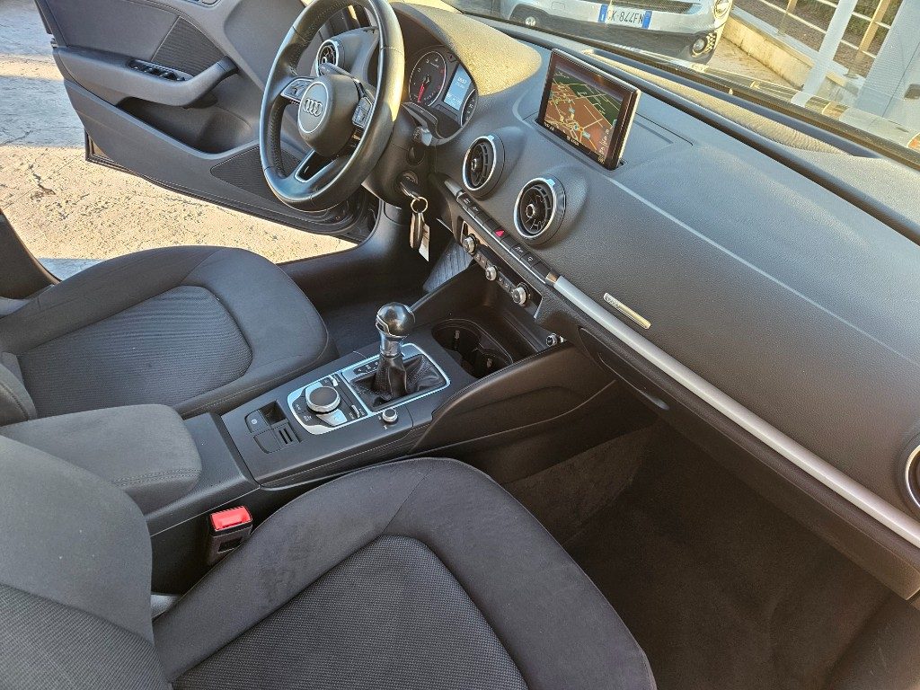 AUDI A3 SPB 35 TDI S tronic Advanced BLACK EDITION - 9