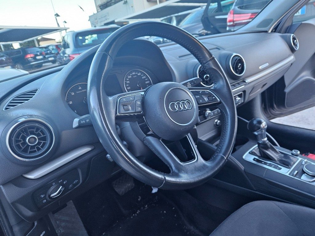 AUDI A3 SPB 35 TDI S tronic Advanced BLACK EDITION - 10