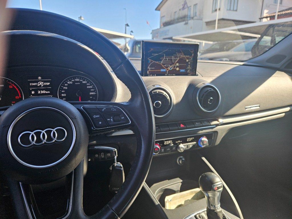 AUDI A3 SPB 35 TDI S tronic Advanced BLACK EDITION - 8