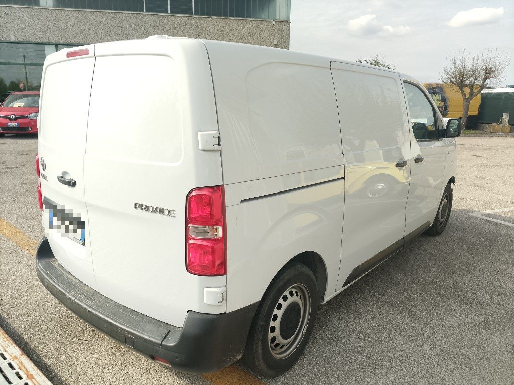 Immagine di TOYOTA Proace 1.5D 120CV S&S del 10/2023 km 80777