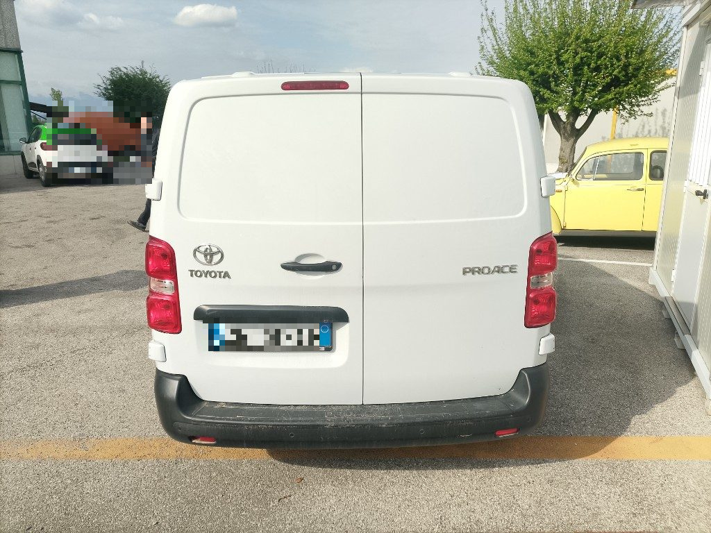 Immagine di TOYOTA Proace 1.5D 120CV S&S del 10/2023 km 80777