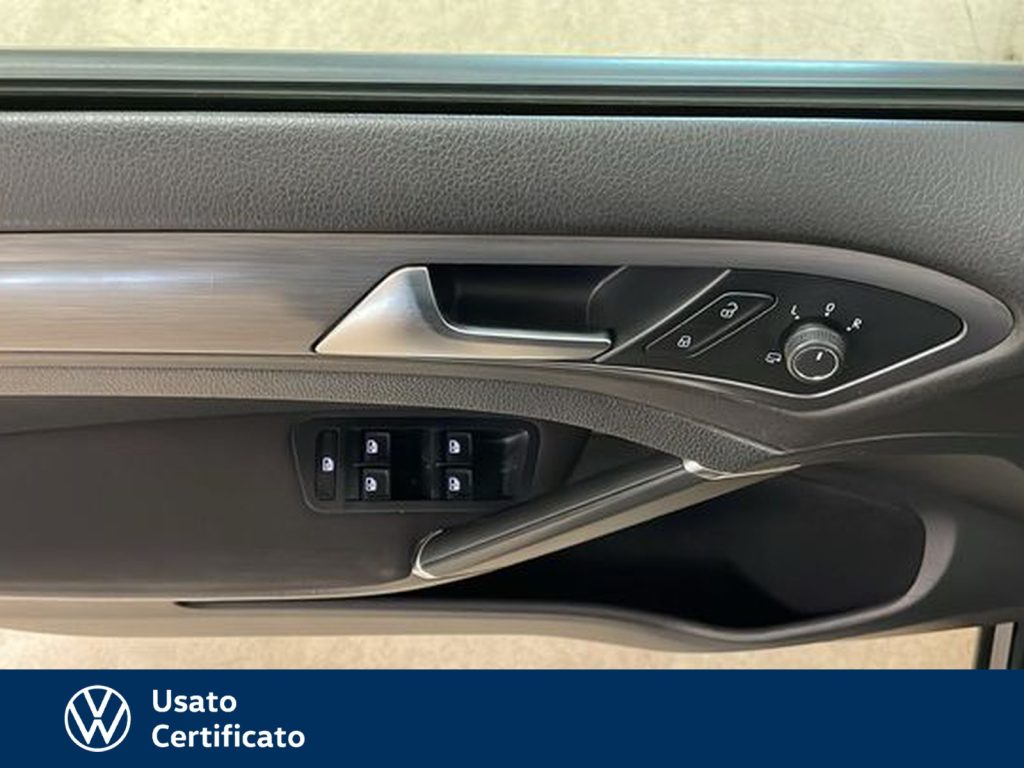 immagine usato VOLKSWAGEN Golf 5p 1.6 tdi sport 115cv