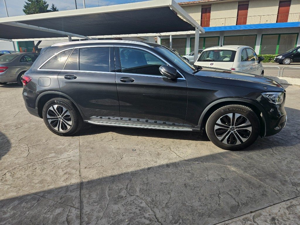 MERCEDES-BENZ GLC 220 d 4Matic Executive - 3