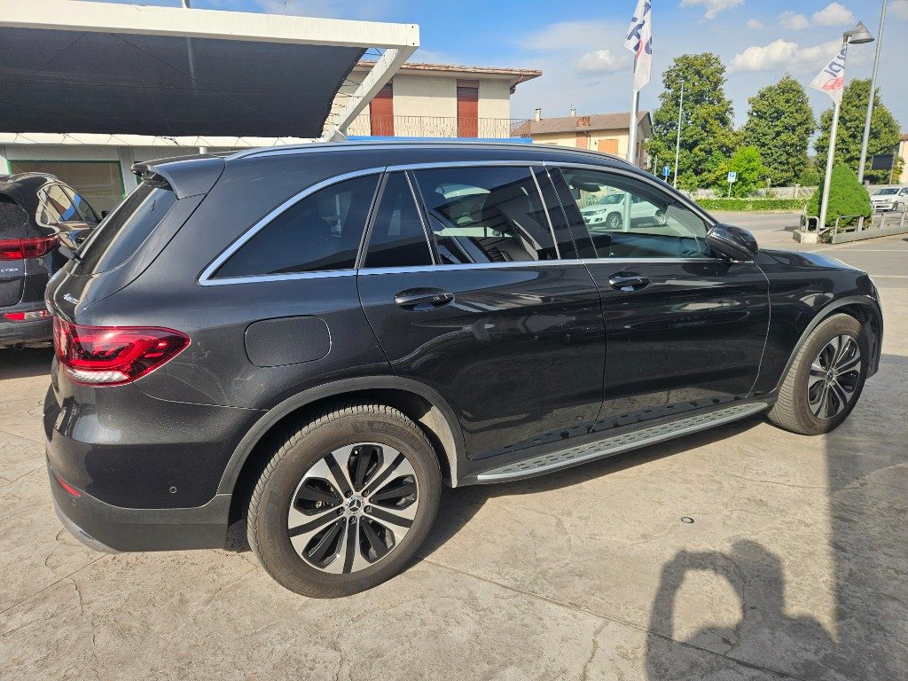 MERCEDES-BENZ GLC 220 d 4Matic Executive - 4