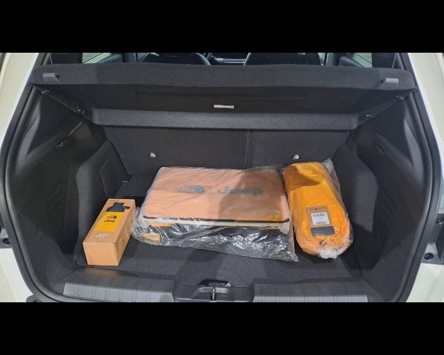 JEEP AVENGER 4XE 1.2 TURBO E-HYBRID THE NORTH - foto 28