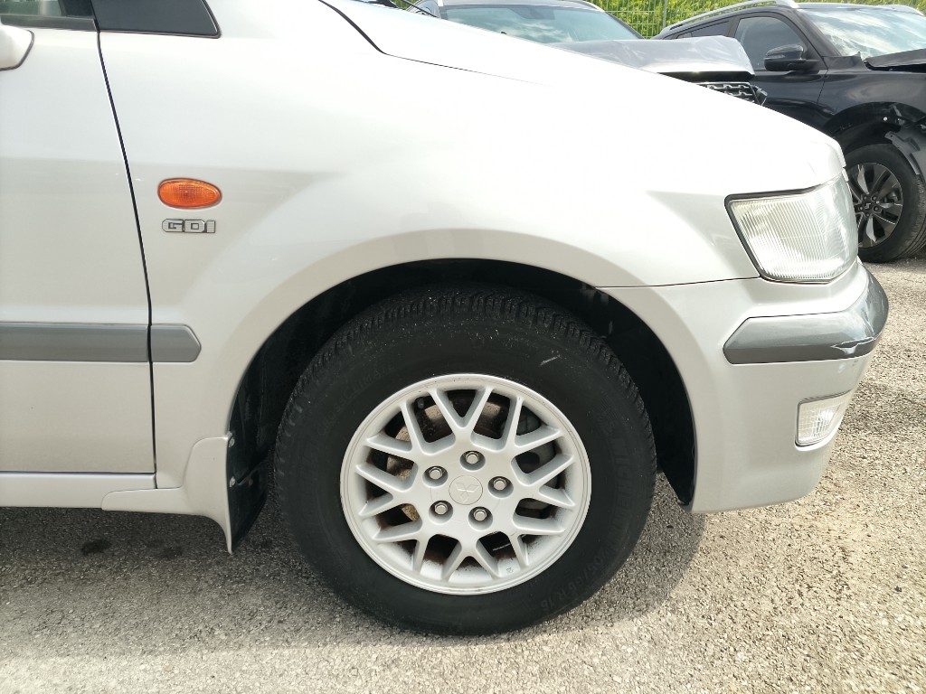 Immagine di MITSUBISHI Space Wagon 2.4i 16V GDI cat 4WD GLX del 12/2001 km 78140