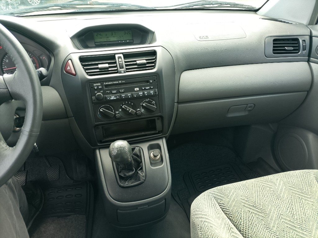 Immagine di MITSUBISHI Space Wagon 2.4i 16V GDI cat 4WD GLX del 12/2001 km 78140