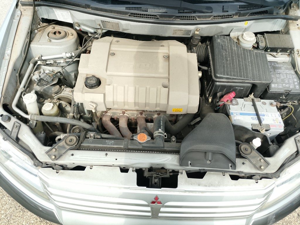 Immagine di MITSUBISHI Space Wagon 2.4i 16V GDI cat 4WD GLX del 12/2001 km 78140