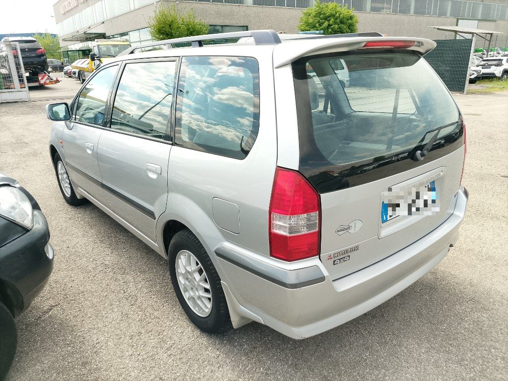 Immagine di MITSUBISHI Space Wagon 2.4i 16V GDI cat 4WD GLX del 12/2001 km 78140