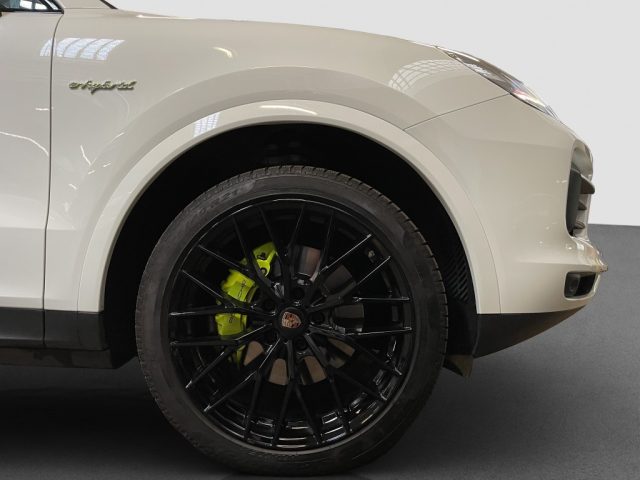 PORSCHE CAYENNE COUPE' 3.0 V6 E-HYBRID 340 CV - foto 24