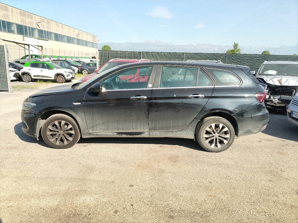 Immagine di FIAT Tipo 1.6 Mjt S&S DCT SW del 02/2020 km 109288