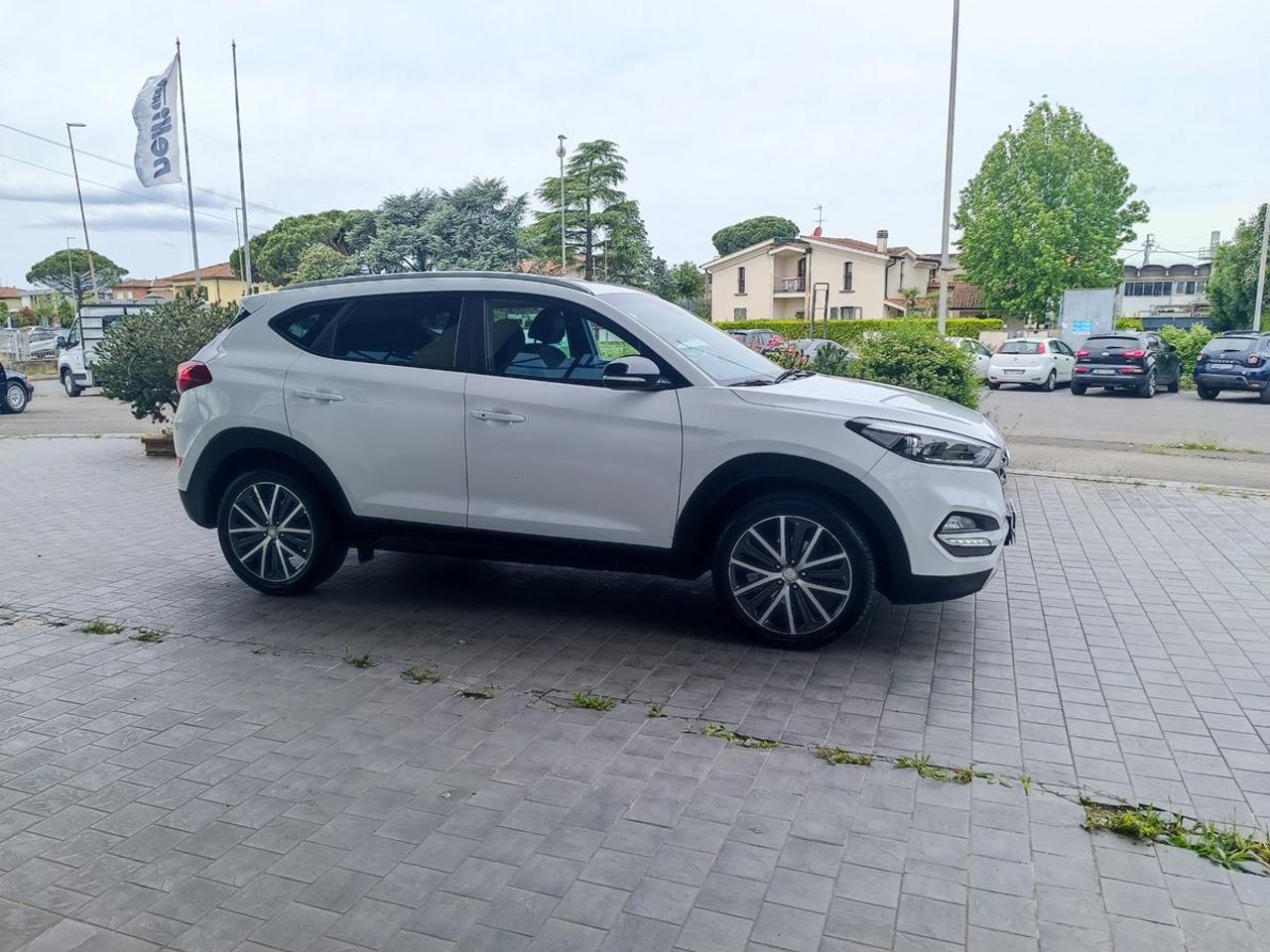 HYUNDAI Tucson 1.7 CRDi go! - 26