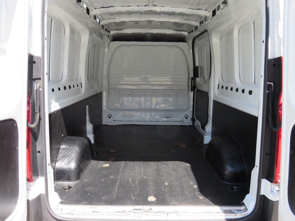 MAXUS Deliver 9