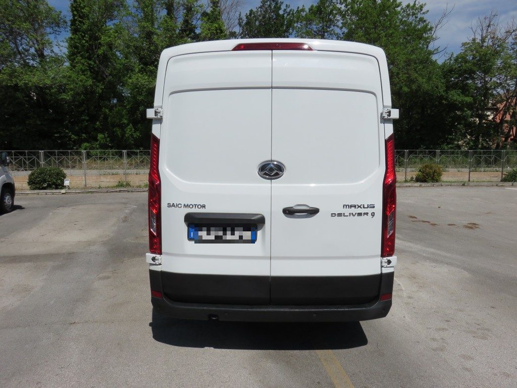 MAXUS Deliver 9