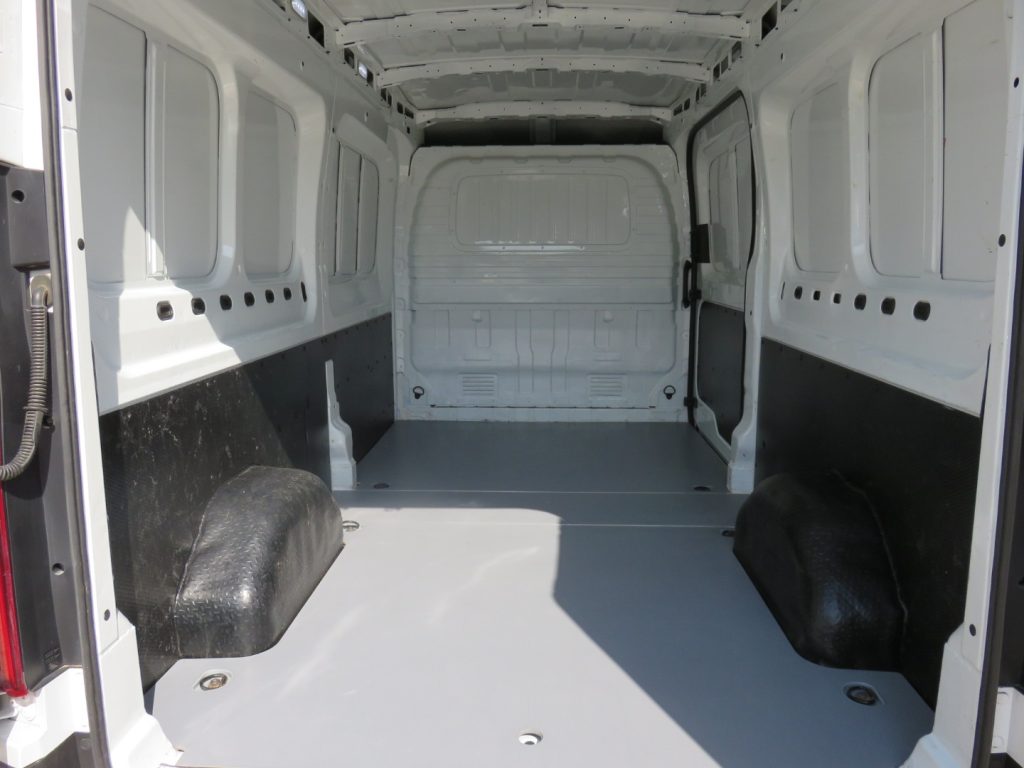 MAXUS Deliver 9