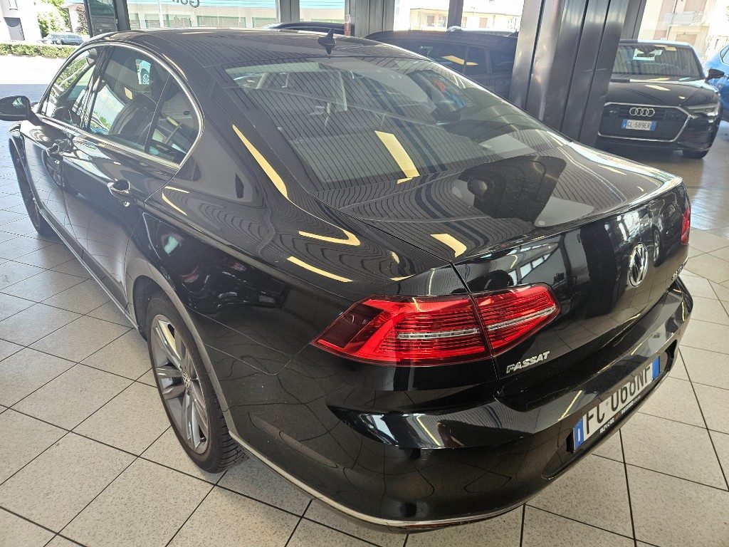 VOLKSWAGEN Passat Berlina TDI HIGHLINE BlueMotion Technology DSG - 21