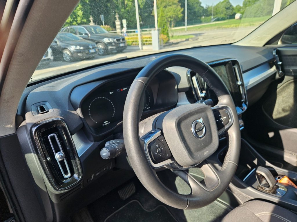 VOLVO XC40 T4 Geartronic Business plug-in - 11