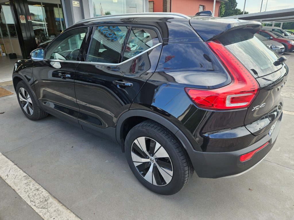 VOLVO XC40 T4 Geartronic Business plug-in - 23
