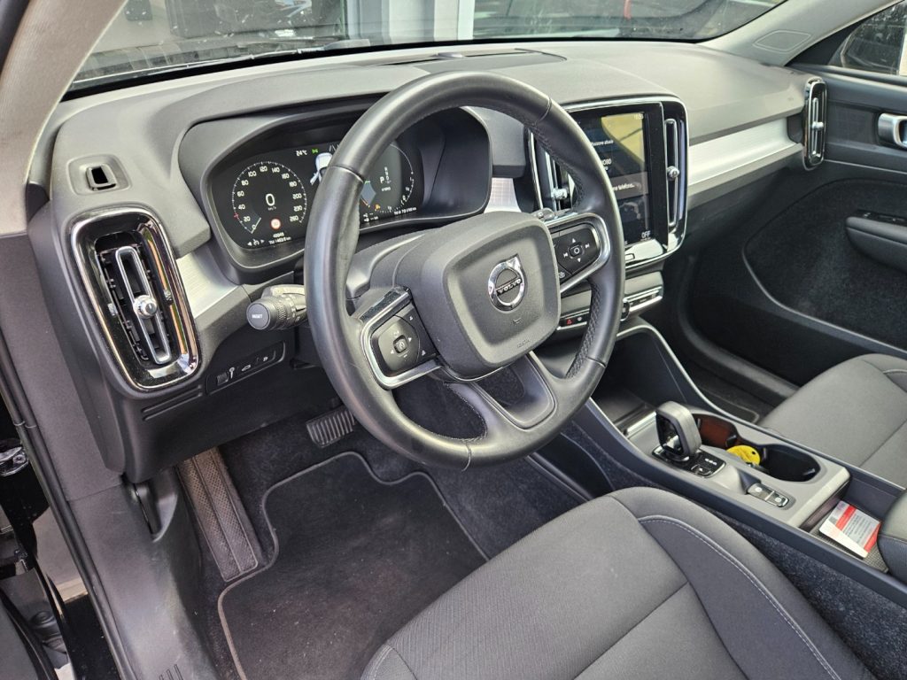 VOLVO XC40 T4 Geartronic Business plug-in - 26