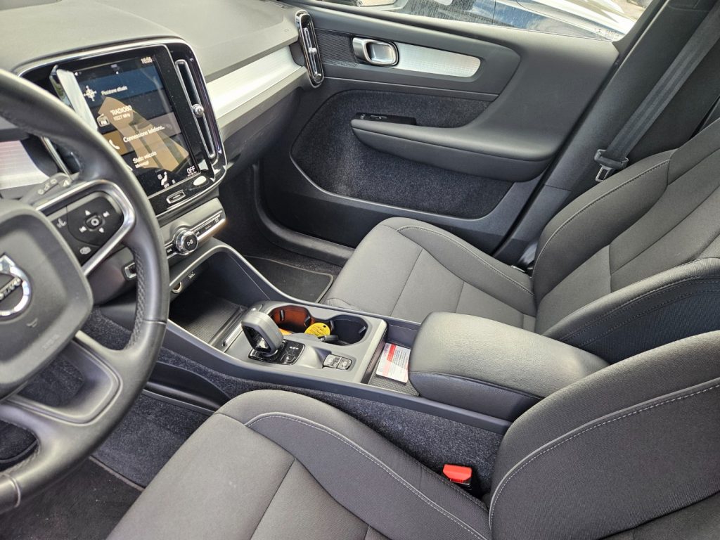 VOLVO XC40 T4 Geartronic Business plug-in - 27
