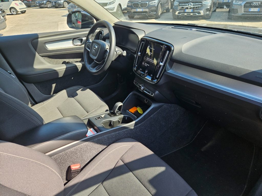 VOLVO XC40 T4 Geartronic Business plug-in - 36