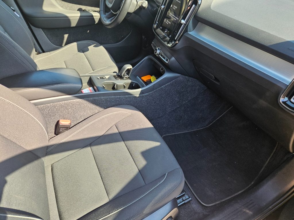 VOLVO XC40 T4 Geartronic Business plug-in - 37