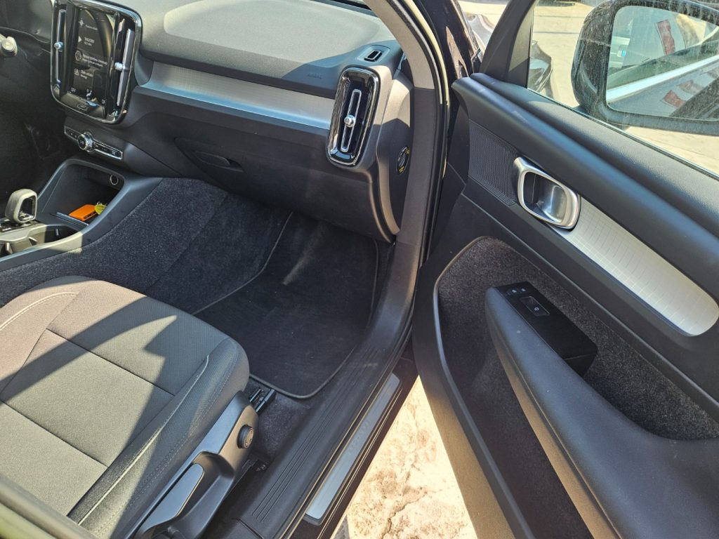 VOLVO XC40 T4 Geartronic Business plug-in - 38