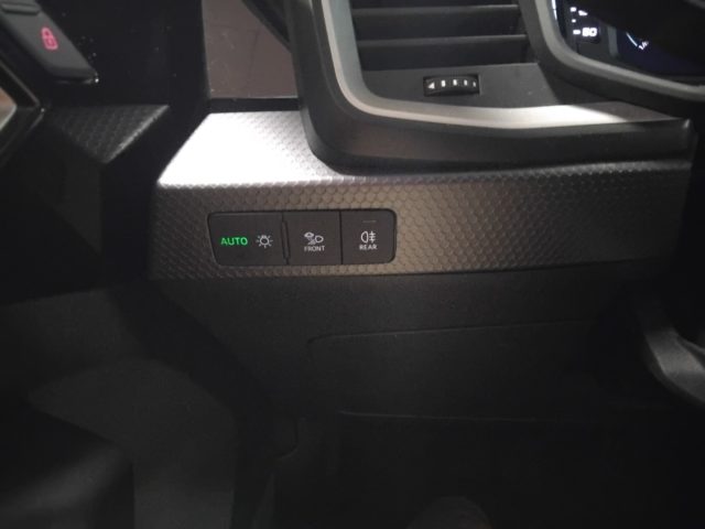 AUDI A1 SPORTBACK 30 TFSI ADV.17" LED GR - foto 19