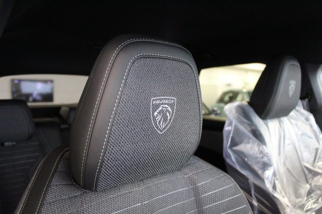 PEUGEOT 3008 1.2 HYBRID 145 E-DCS6 GT PACK PL - foto 27