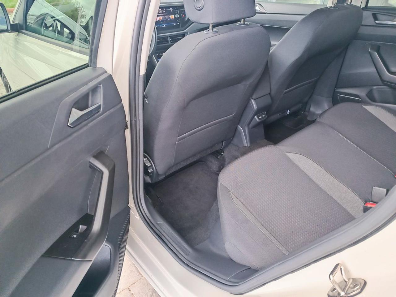 VOLKSWAGEN Polo 1.0 TSI Life - 9