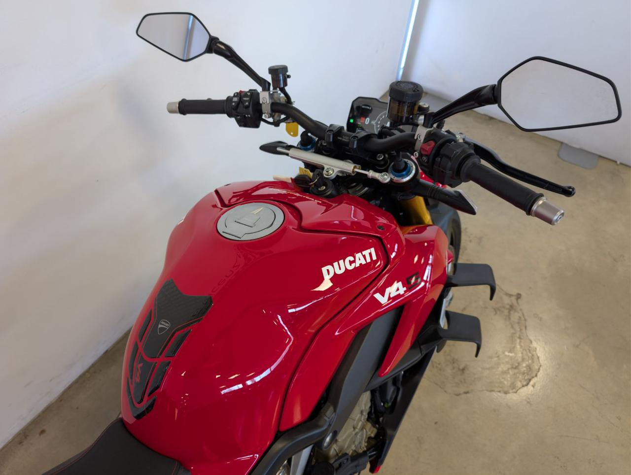 immagine usato DUCATI Streetfighter V4 S RED