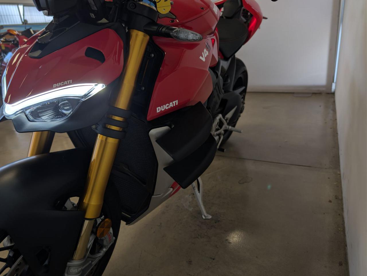 immagine usato DUCATI Streetfighter V4 S RED