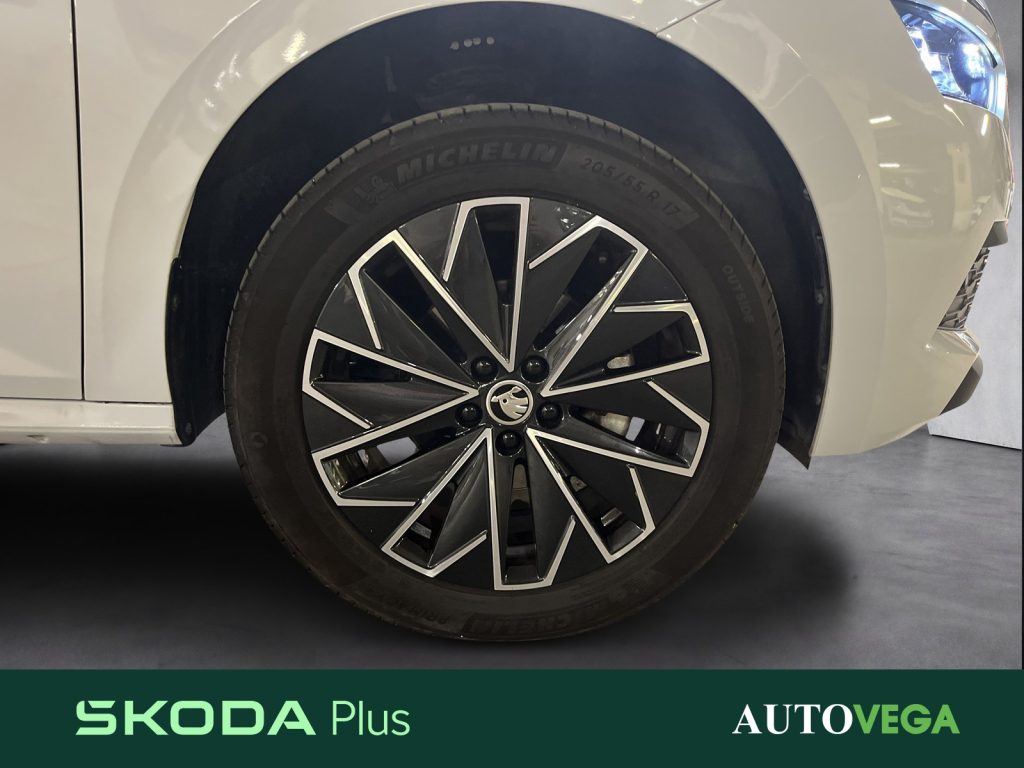 immagine usato SKODA Kamiq 1.0 tsi black dots 95cv