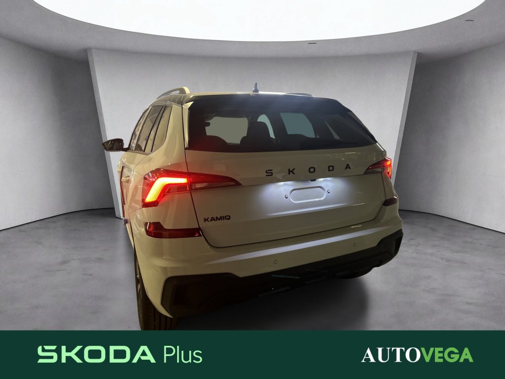 immagine usato SKODA Kamiq 1.0 tsi black dots 95cv