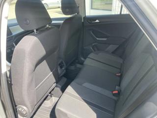 VOLKSWAGEN T-Roc usata, con Autoradio