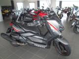 YAMAHA X-Max 400 .