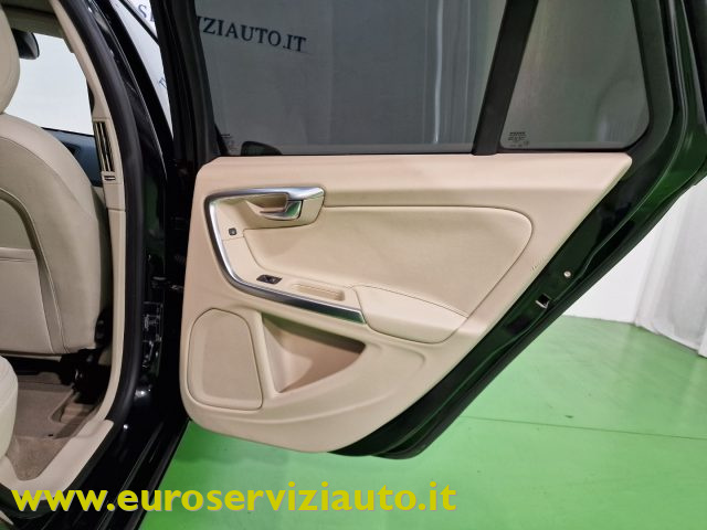 VOLVO V60 T3 POWERSHIFT KINETIC - foto 44