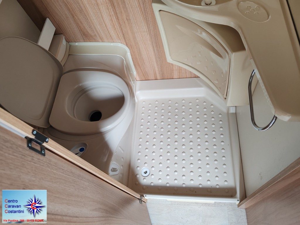 CARAVELAIR ANTARES 400 63 23726986 O 6a0d71f640604