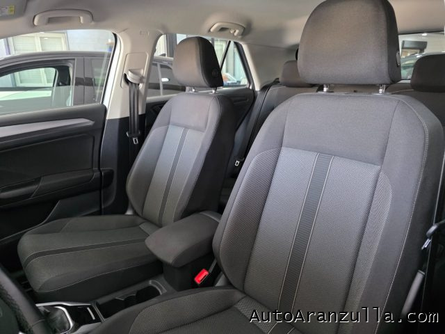 VOLKSWAGEN T-Roc usata, con USB