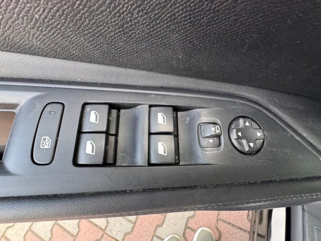 PEUGEOT 3008 1.5 BLUEHDI 130CV  S.&S. EAT8 AL - foto 23