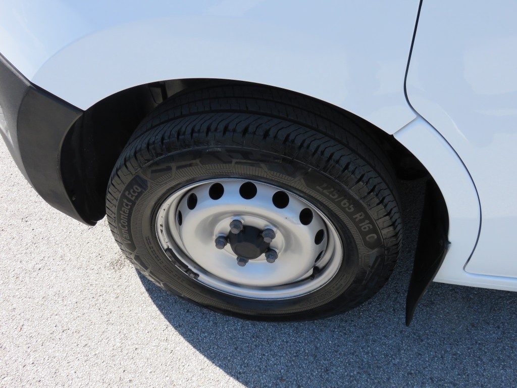 NISSAN Interstar