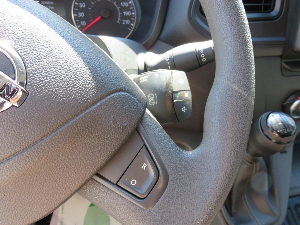 NISSAN Interstar
