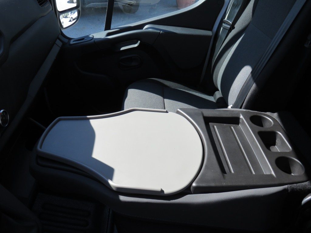 NISSAN Interstar