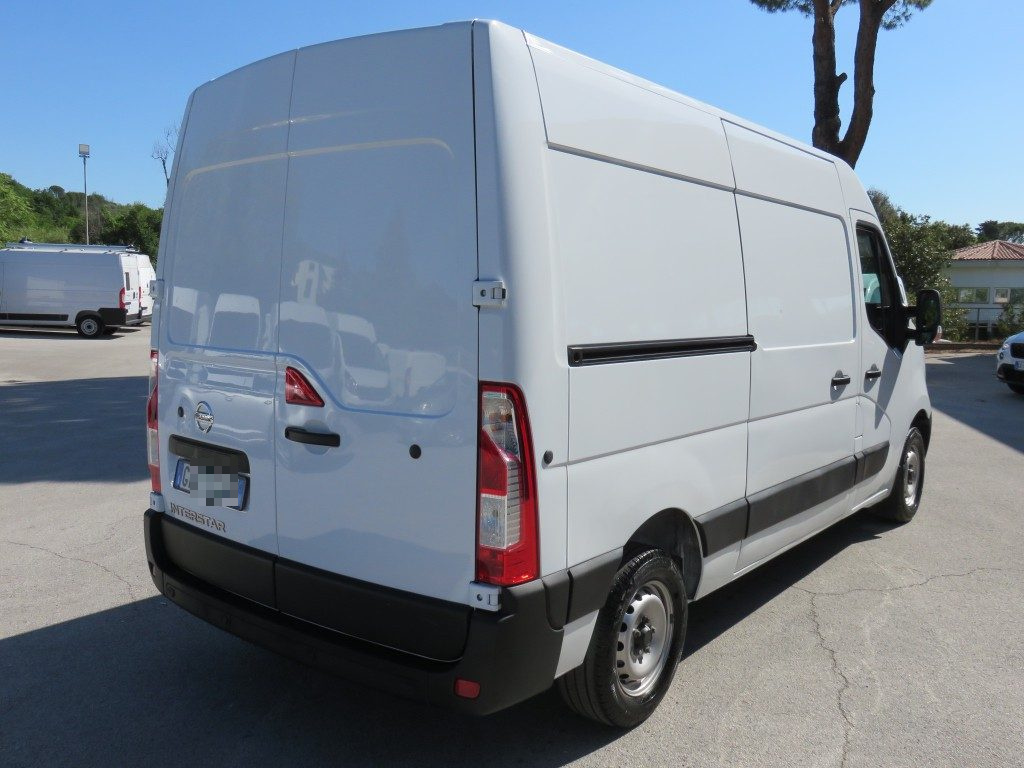 NISSAN Interstar