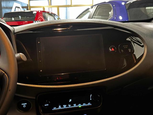 TOYOTA AYGO X ICON 1.5 HYBRID 115 CV 5 PORTE - foto 10