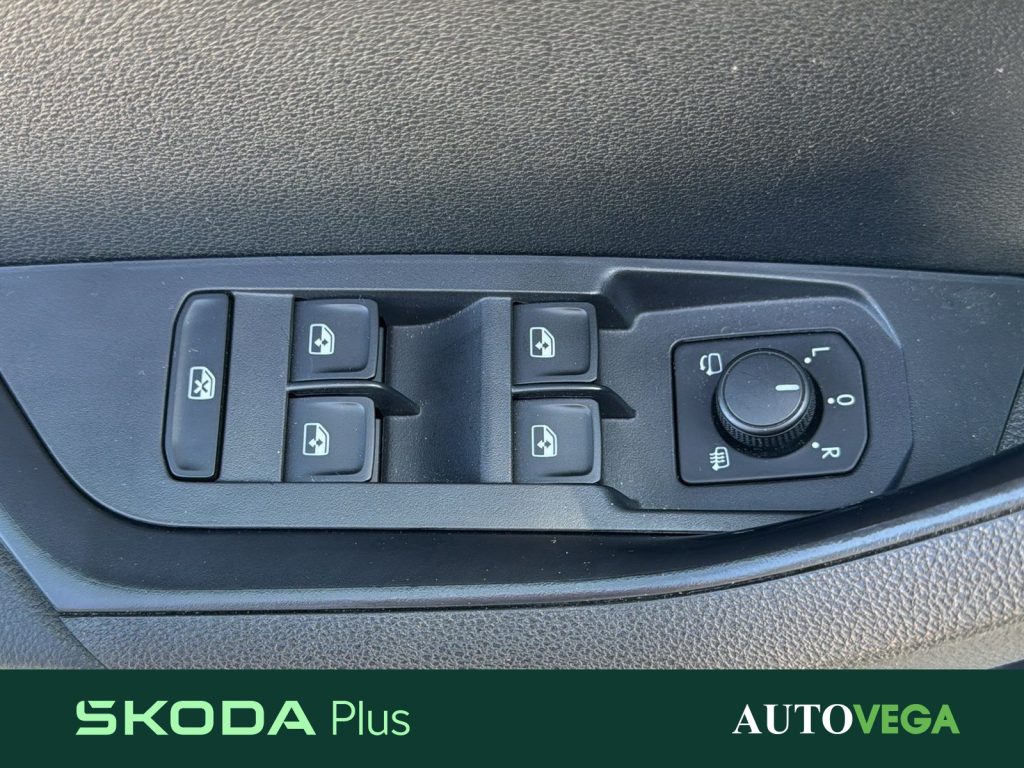 immagine usato SKODA Karoq 1.5 tsi style dsg