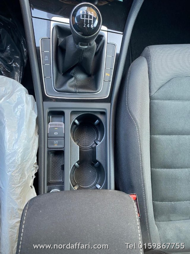 VOLKSWAGEN Golf - foto: 13